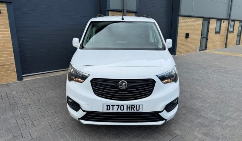 
Vauxhall Combo 1.5 Turbo D 2300 Sportive full									