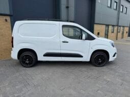 
Vauxhall Combo 1.5 Turbo D 2300 Sportive full									