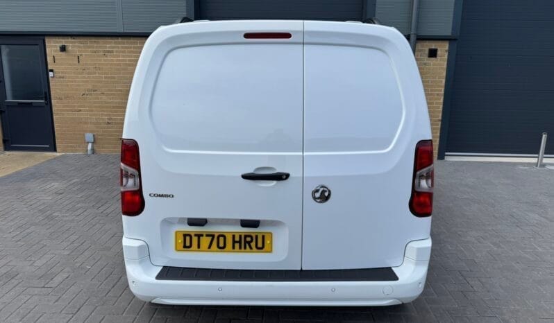 
Vauxhall Combo 1.5 Turbo D 2300 Sportive full									
