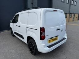 
Vauxhall Combo 1.5 Turbo D 2300 Sportive full									