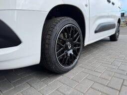 
Vauxhall Combo 1.5 Turbo D 2300 Sportive full									