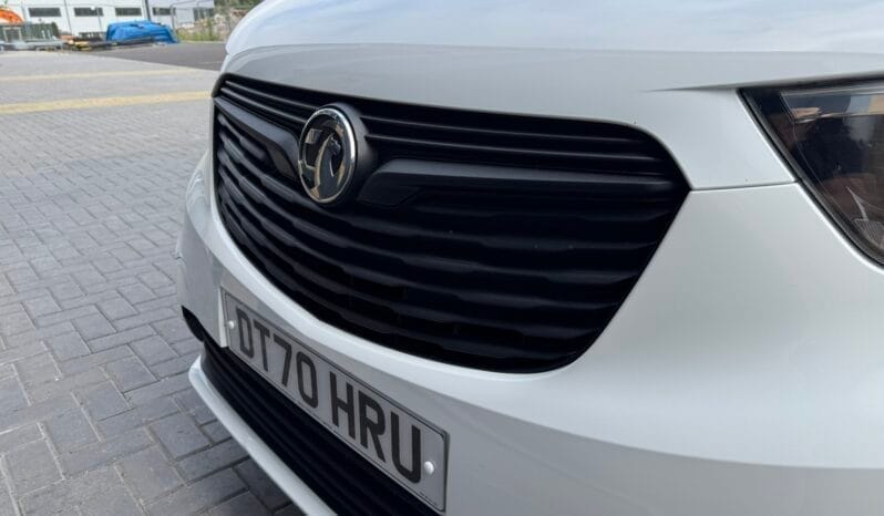 
Vauxhall Combo 1.5 Turbo D 2300 Sportive full									