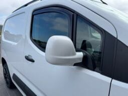 
Vauxhall Combo 1.5 Turbo D 2300 Sportive full									