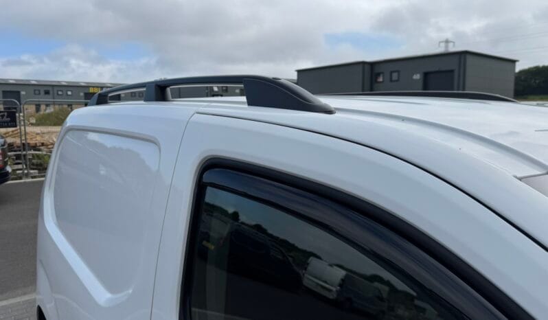 
Vauxhall Combo 1.5 Turbo D 2300 Sportive full									