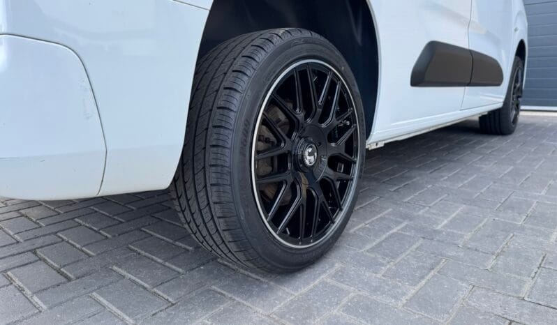 
Vauxhall Combo 1.5 Turbo D 2300 Sportive full									