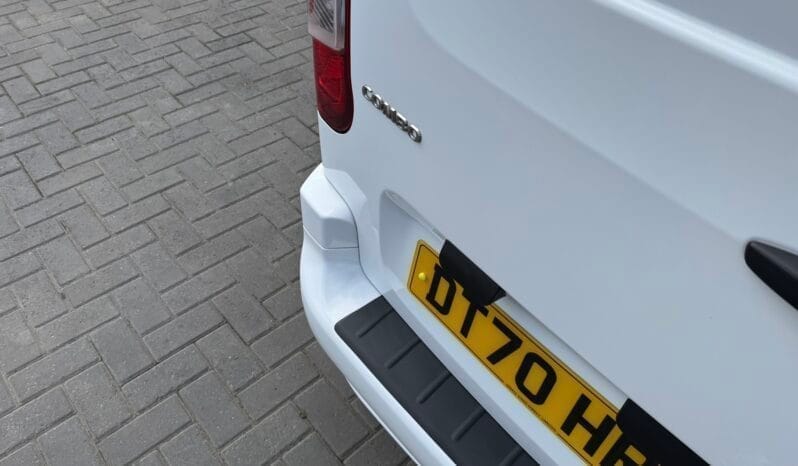 
Vauxhall Combo 1.5 Turbo D 2300 Sportive full									