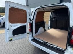 
Vauxhall Combo 1.5 Turbo D 2300 Sportive full									