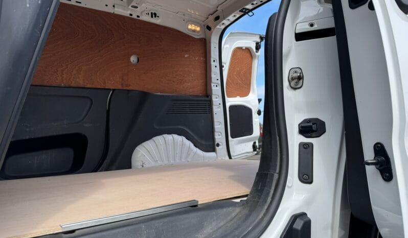 
Vauxhall Combo 1.5 Turbo D 2300 Sportive full									