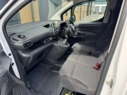 
Vauxhall Combo 1.5 Turbo D 2300 Sportive full									