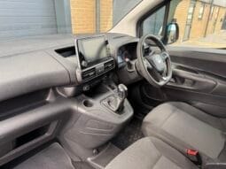
Vauxhall Combo 1.5 Turbo D 2300 Sportive full									