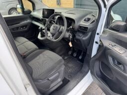 
Vauxhall Combo 1.5 Turbo D 2300 Sportive full									