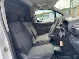 
Vauxhall Combo 1.5 Turbo D 2300 Sportive full									