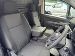 
Vauxhall Combo 1.5 Turbo D 2300 Sportive full									