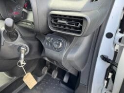 
Vauxhall Combo 1.5 Turbo D 2300 Sportive full									