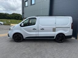 
Renault Trafic 1.6 dCi 27 Sport Nav SWB full									
