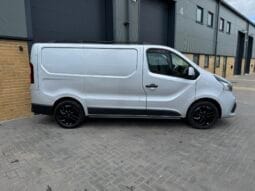 
Renault Trafic 1.6 dCi 27 Sport Nav SWB full									