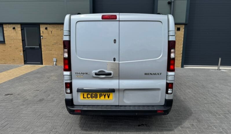
Renault Trafic 1.6 dCi 27 Sport Nav SWB full									