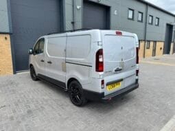 
Renault Trafic 1.6 dCi 27 Sport Nav SWB full									