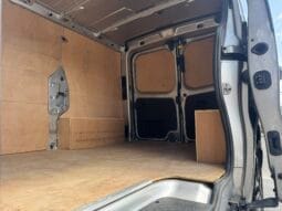 
Renault Trafic 1.6 dCi 27 Sport Nav SWB full									