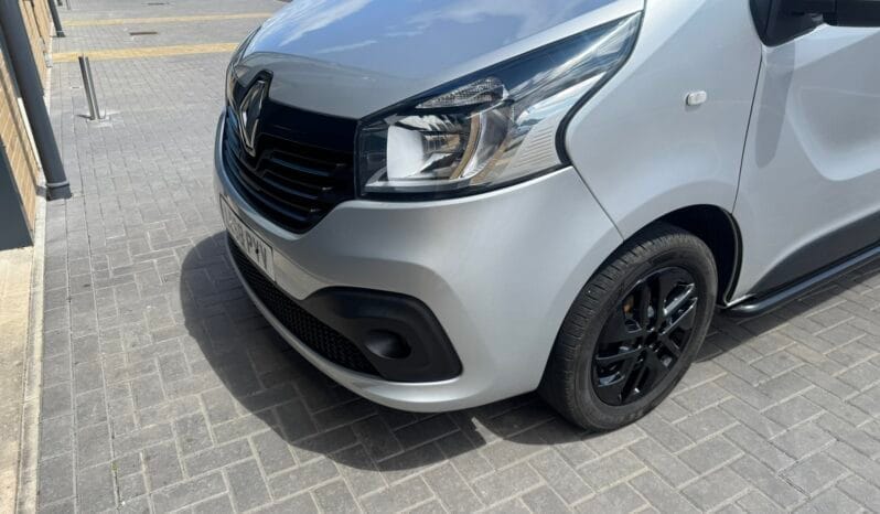 
Renault Trafic 1.6 dCi 27 Sport Nav SWB full									