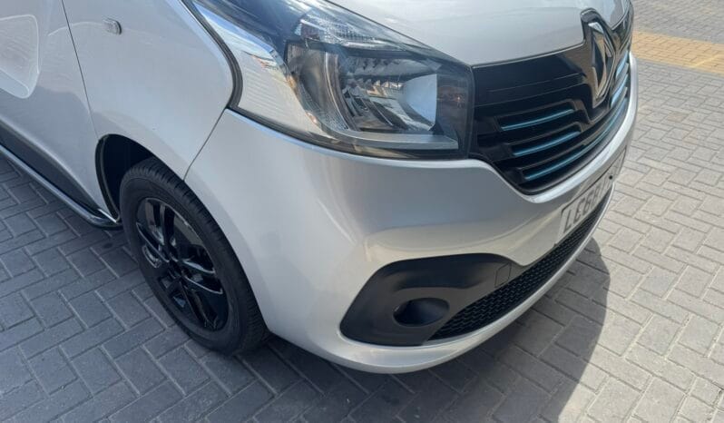 
Renault Trafic 1.6 dCi 27 Sport Nav SWB full									