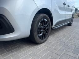 
Renault Trafic 1.6 dCi 27 Sport Nav SWB full									