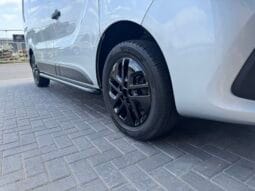 
Renault Trafic 1.6 dCi 27 Sport Nav SWB full									