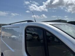 
Renault Trafic 1.6 dCi 27 Sport Nav SWB full									