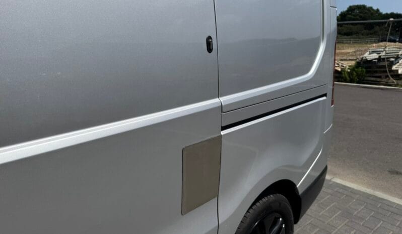 
Renault Trafic 1.6 dCi 27 Sport Nav SWB full									