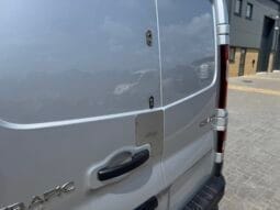 
Renault Trafic 1.6 dCi 27 Sport Nav SWB full									