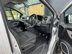 
Renault Trafic 1.6 dCi 27 Sport Nav SWB full									