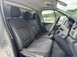 
Renault Trafic 1.6 dCi 27 Sport Nav SWB full									