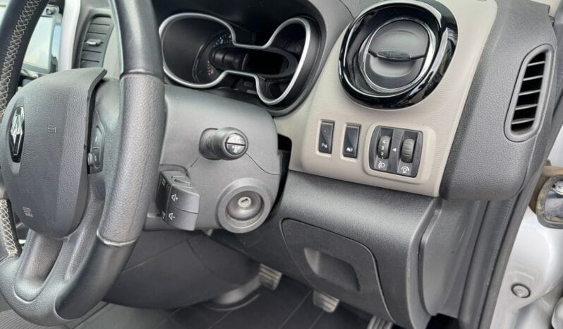 
Renault Trafic 1.6 dCi 27 Sport Nav SWB full									