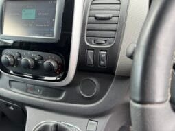 
Renault Trafic 1.6 dCi 27 Sport Nav SWB full									