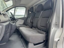 
Renault Trafic 1.6 dCi 27 Sport Nav SWB full									