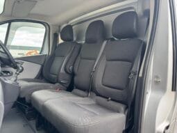 
Renault Trafic 1.6 dCi 27 Sport Nav SWB full									