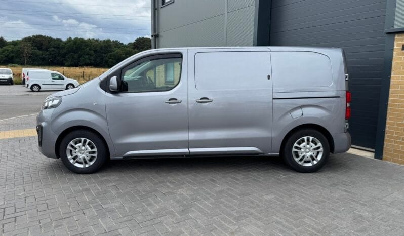 
Vauxhall Vivaro 1.5 Turbo D 2700 Sportive full									