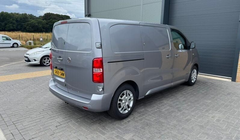 
Vauxhall Vivaro 1.5 Turbo D 2700 Sportive full									