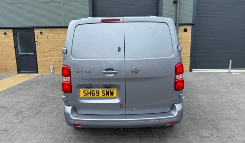 
Vauxhall Vivaro 1.5 Turbo D 2700 Sportive full									