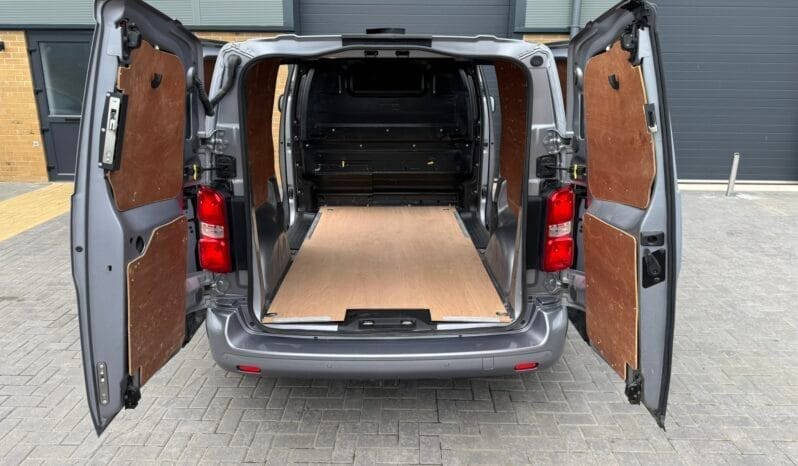 
Vauxhall Vivaro 1.5 Turbo D 2700 Sportive full									