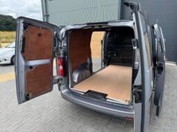 
Vauxhall Vivaro 1.5 Turbo D 2700 Sportive full									