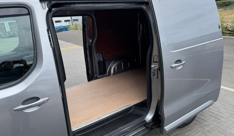 
Vauxhall Vivaro 1.5 Turbo D 2700 Sportive full									