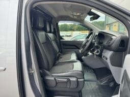 
Vauxhall Vivaro 1.5 Turbo D 2700 Sportive full									