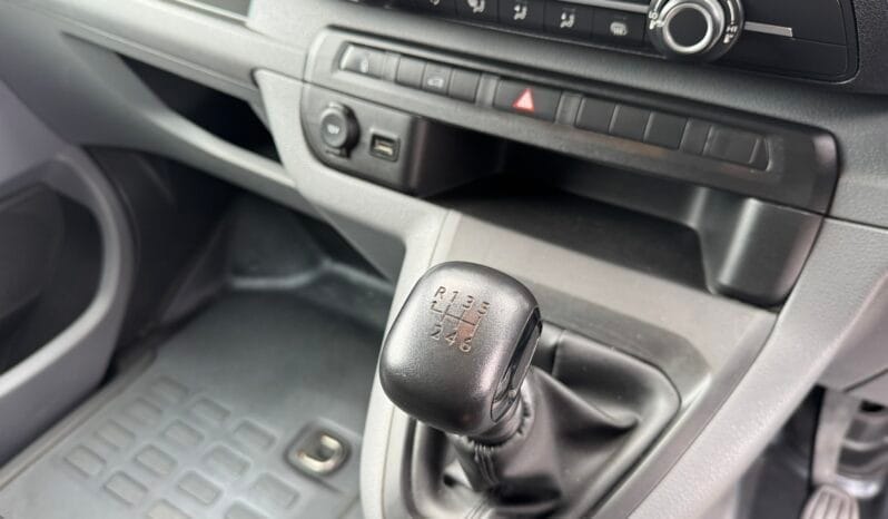 
Vauxhall Vivaro 1.5 Turbo D 2700 Sportive full									