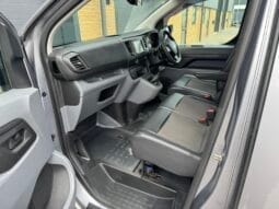 
Vauxhall Vivaro 1.5 Turbo D 2700 Sportive full									