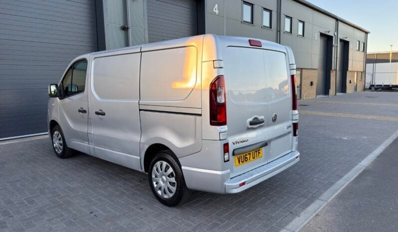 
Vauxhall Vivaro 1.6 CDTi 2900 Sportive full									