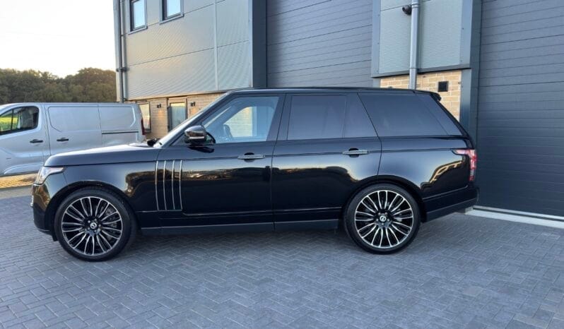 
LAND ROVER RANGE ROVER 4.4 SDV8 Vogue SE full									