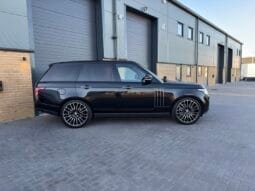 
LAND ROVER RANGE ROVER 4.4 SDV8 Vogue SE full									