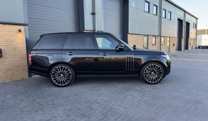 
LAND ROVER RANGE ROVER 4.4 SDV8 Vogue SE full									