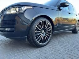 
LAND ROVER RANGE ROVER 4.4 SDV8 Vogue SE full									